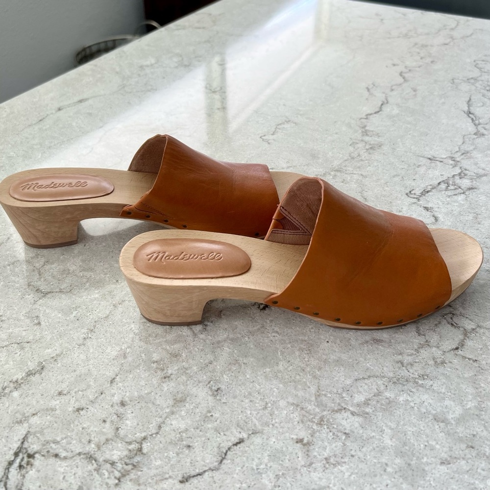 LIKE NEW Madewell Leather Clogs